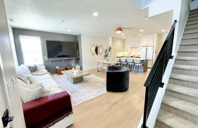 714 W Claystone Dr Gallery 3