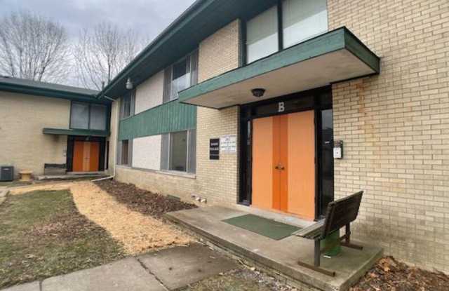 911 North Sheridan Road - A2 Gallery 1