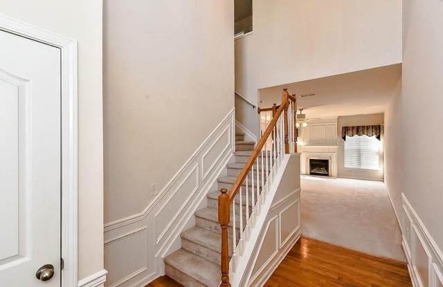 Charming Townhome located in the Blakeney Preserve in Charlotte! Gallery 3