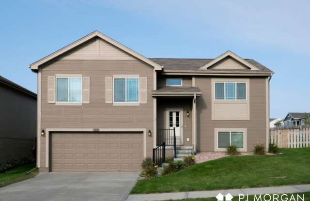 8228 North 147th Street - 8228 North 147th Street, Douglas County, NE 68007