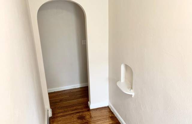 9688 East River Road Gallery 3