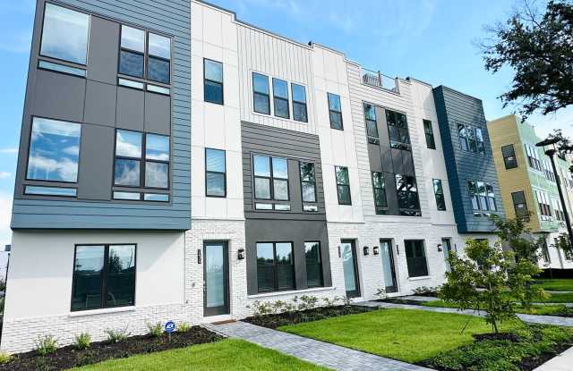 Luxury Townhome for rent Gallery 1