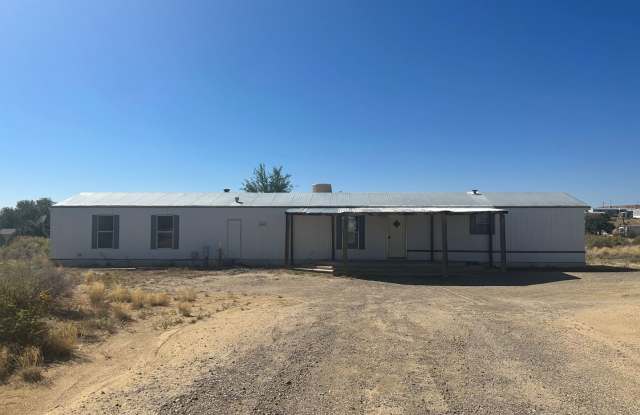 3 bedroom 2 bathroom Single-wide available for rent in Farmington photos photos