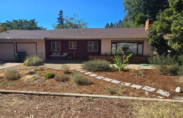 Charming 2-bedroom, 1-bath home in Grass Valley Gallery 1