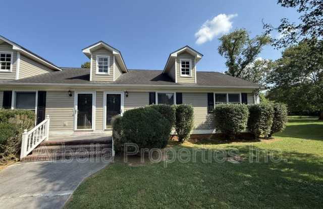 115 Rowe Ln Gallery 1