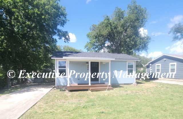 504 W Avenue A, Copperas Cove, TX 76522 *Move In Special* photos photos