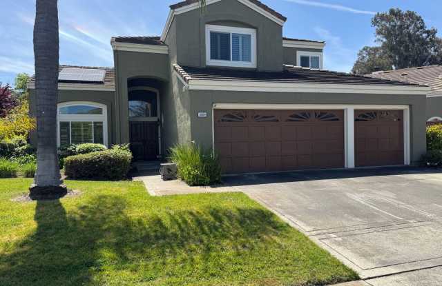 5 bed 3 bath Gated Community in Union City, Solar, Yard, Community Pool, Great Schools, small dog welcome - 3004 Miraloma Way, Union City, CA 94587