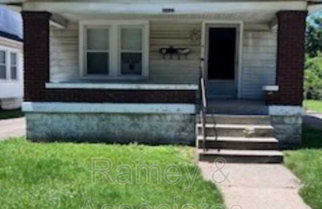 1122 Larchmont Ave photos photos