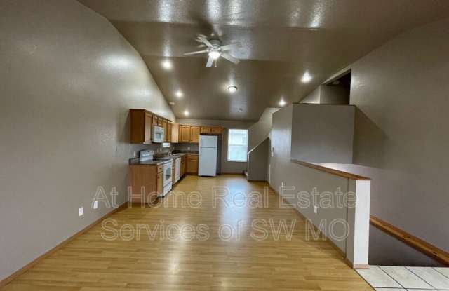 633 W Meadowview Gallery 2