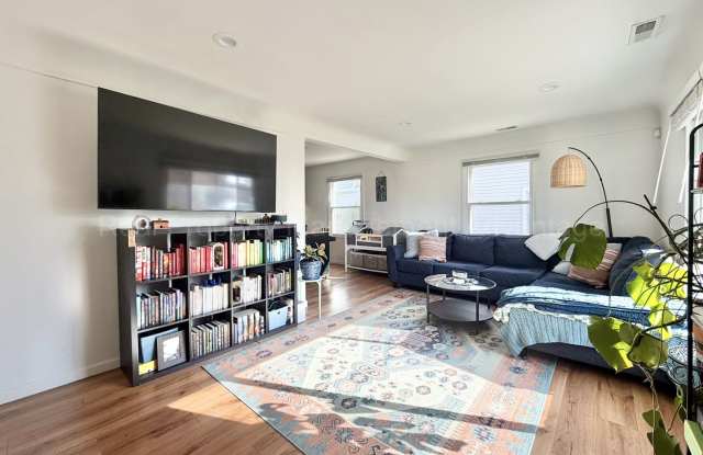 Fully Updated Two Bedroom with Contemporary Style and Comfort Throughout! Gallery 4