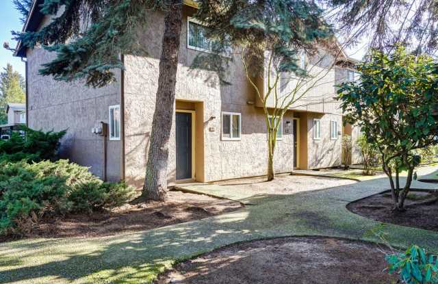 Spacious and immaculate 2 Bedroom! Newly installed mini split! Gallery 2
