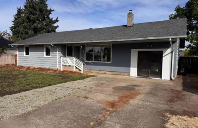 Newly remodeled 1440 sf home near Jasper and 42nd Gallery 1