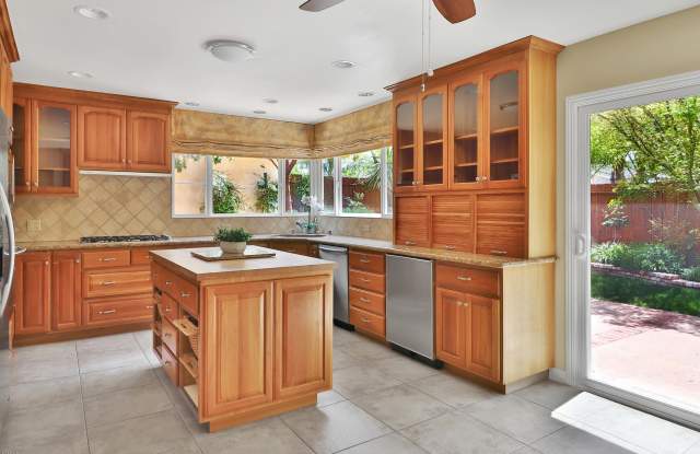 1996 Willow Tree Court Gallery 4