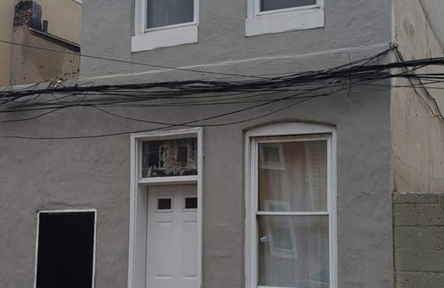 Little Italy Carriage House offering A/C and Laundry photos photos