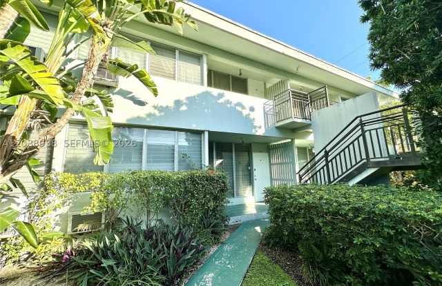 1060 98th St photos photos