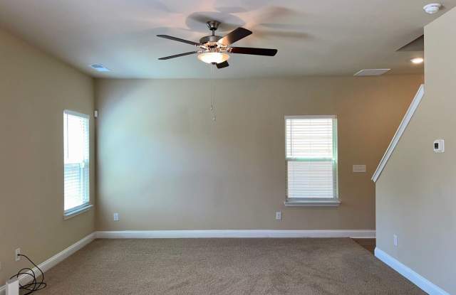 Welcome to this Almost New 3 Bed/2.5 Bath Home in Lovejoy! Gallery 4