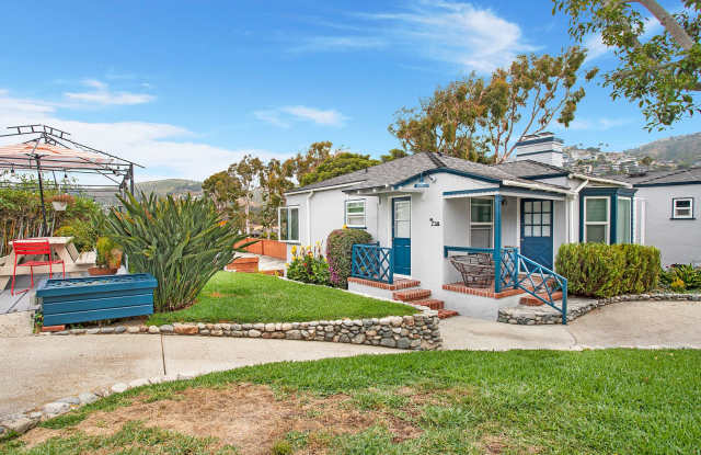 Comfortable 1 Bedroom Cottage Located in the Heart of Laguna Village - 538 Ramona Avenue, Laguna Beach, CA 92651