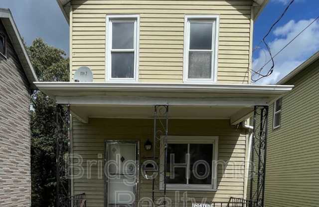 517 Hudson Street Gallery 1