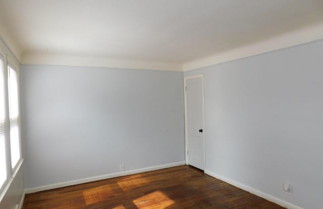 18705 Roscommon Street Gallery 2