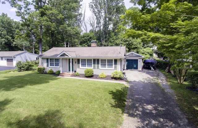 32 Maple Ave - 32 Maple Avenue, Annandale, NJ 08801