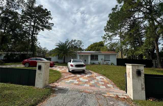 6504 N PACKWOOD AVE photos photos