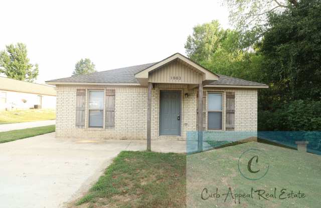 Beautiful 4 bed 2 bath home - HUD accepted!! Gallery 1