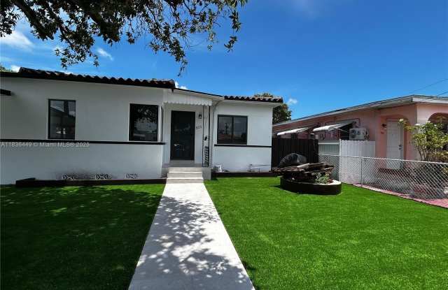 801 NW 35th Ave photos photos