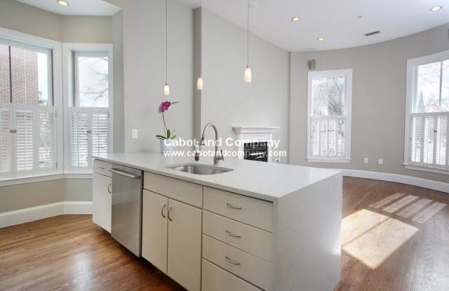 207 West Canton St. photos photos