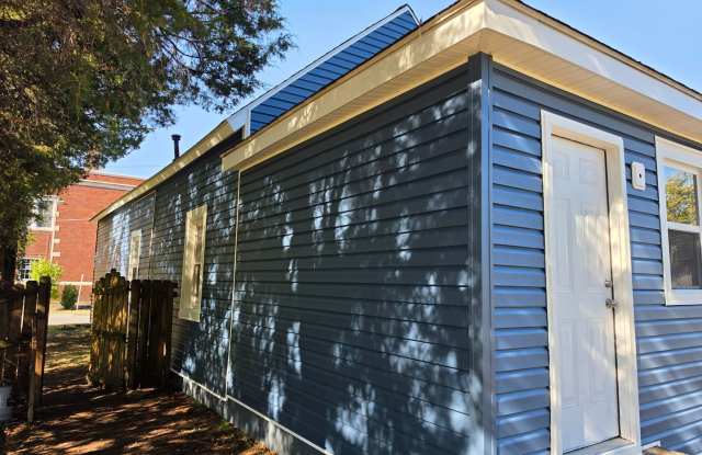 Beautifully remodeled 3 bedroom home for lease Gallery 4
