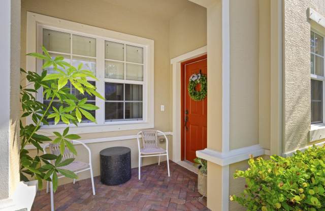 121 Seagrape Drive Gallery 2