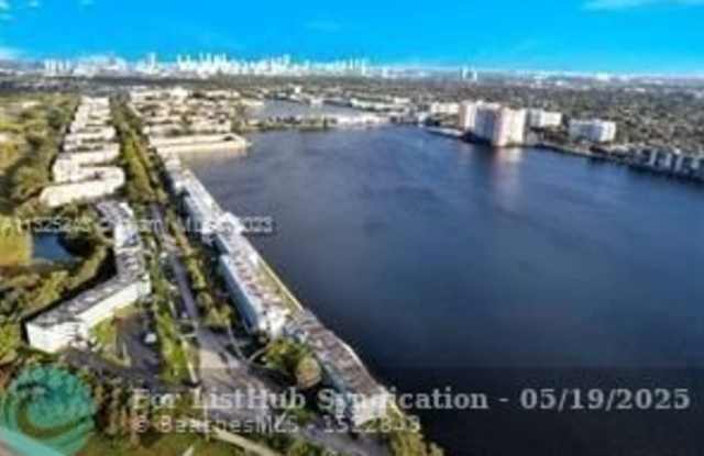 1000 NE 191st St #25 photos photos