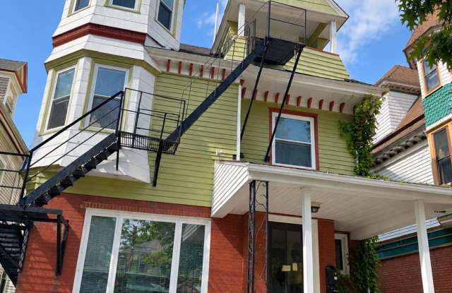 96 Plymouth Avenue3 Gallery 1
