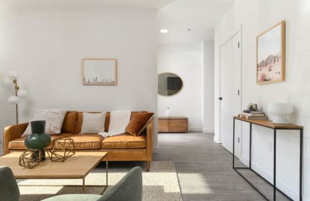 1008 West Madison St. photos photos