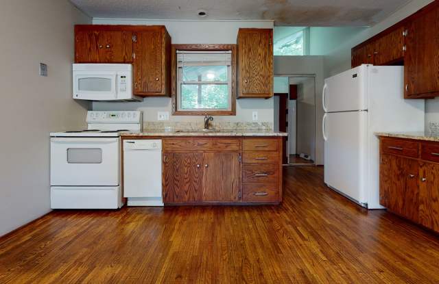 4 bed 2 bath unit Gallery 3