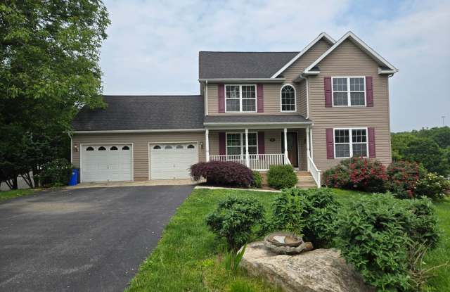 3 Bed, 2.5 Bath Single Family Home in Martinsburg, WV photos photos