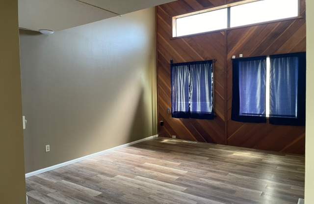 1603 Howard Avenue photos photos