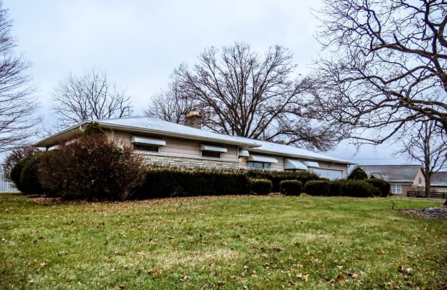9366 Taylor Rd - 9366 Taylor Rd SW, Reynoldsburg, OH 43068