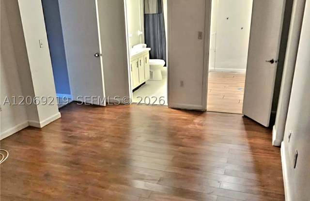4168 Inverrary Dr Gallery 4
