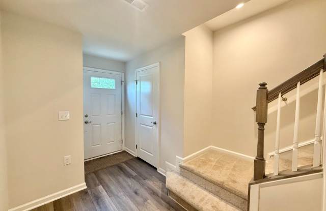 **OFFERING REFUNDABLE APPLICATION FEES & $150 MOVE IN PROMOTION** Stunning 3BD, 3.5BA End Unit Durham Townhome in a Great Location Near RDU, RTP, Southpoint Mall, and Downtown Durham Gallery 3