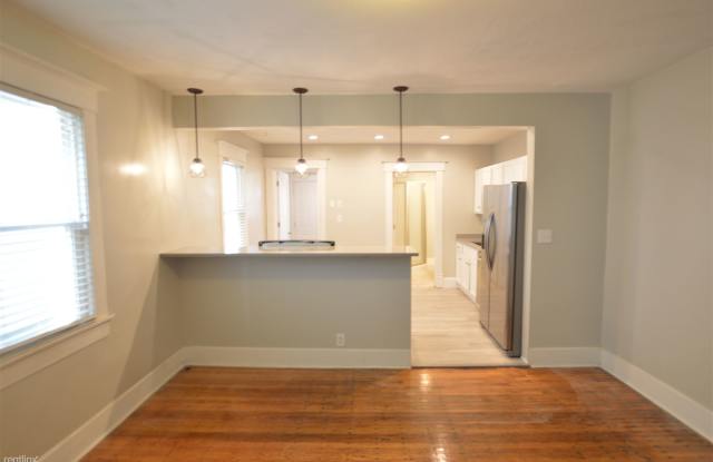 Must See 3 Bedroom in Fall Creek Place Gallery 4