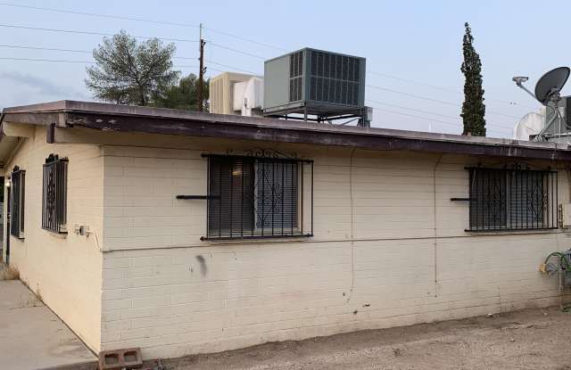 2115 E 18th St photos photos