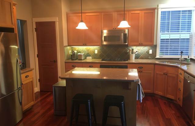 10286 NE Garibaldi Loop Gallery 4