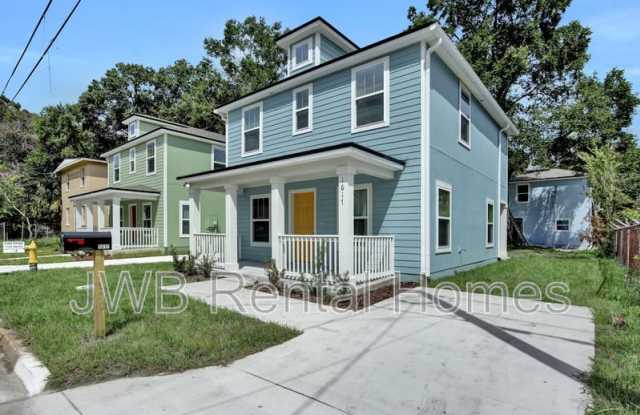1617 Windle St photos photos