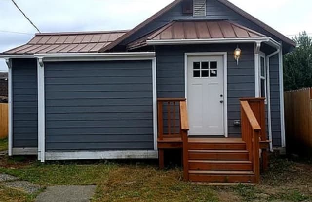 136 11th St SE, - 136 11th Street Southeast, Auburn, WA 98002