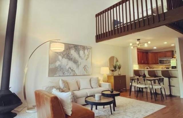 ONE TIME RENTAL - SHARON photos photos
