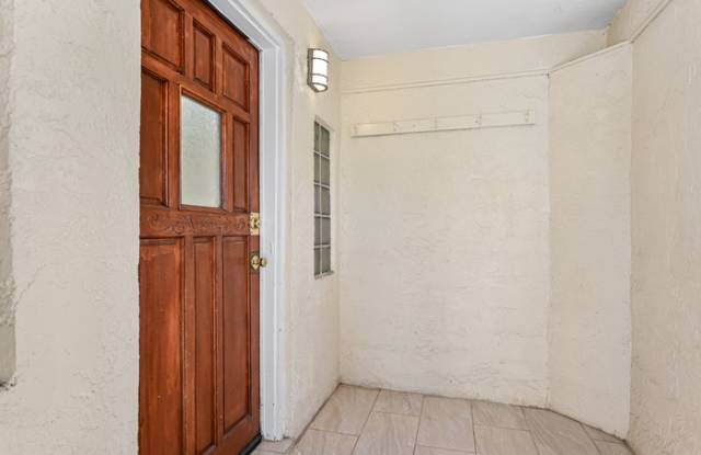 2321 North 9th Street Gallery 3