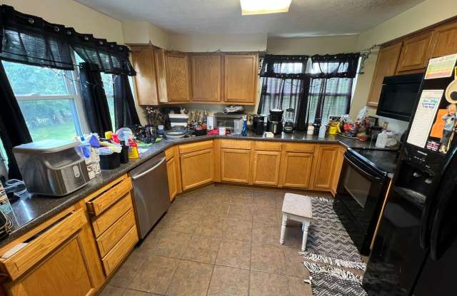 4 Bedroom House in Westover photos photos
