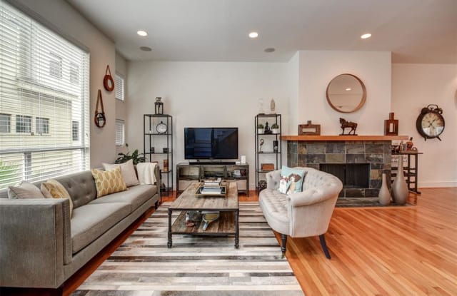 4707 Caroline Street - 4707 Caroline Street, Houston, TX 77004