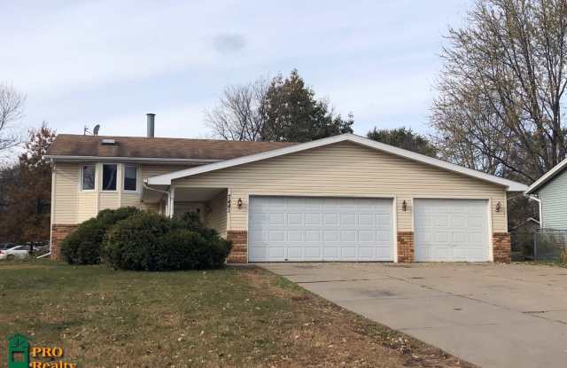 3 Bedroom Home with a 3 Car Garage - 7441 Colfax Avenue North, Brooklyn Park, MN 55444