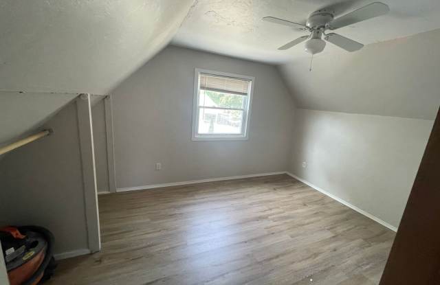 2 Bed 1 Bath Single Family Home photos photos